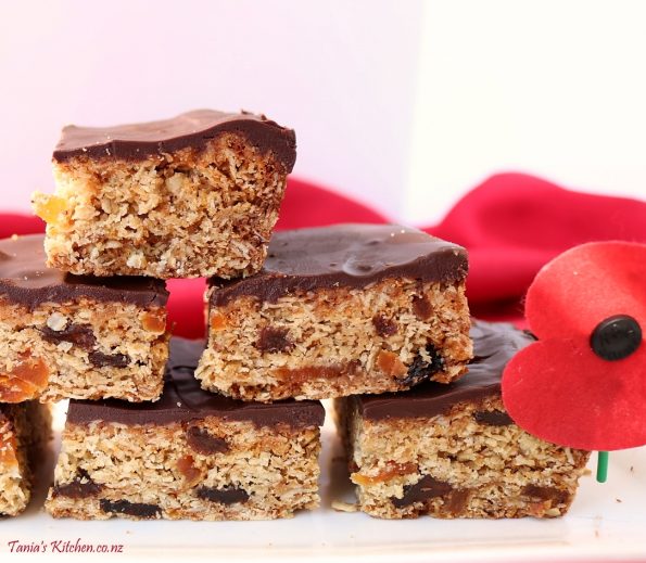 fruity anzac slice