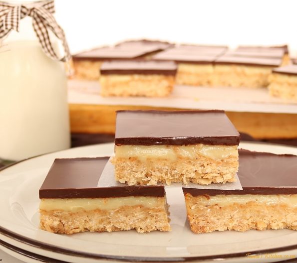 oaty caramel slice