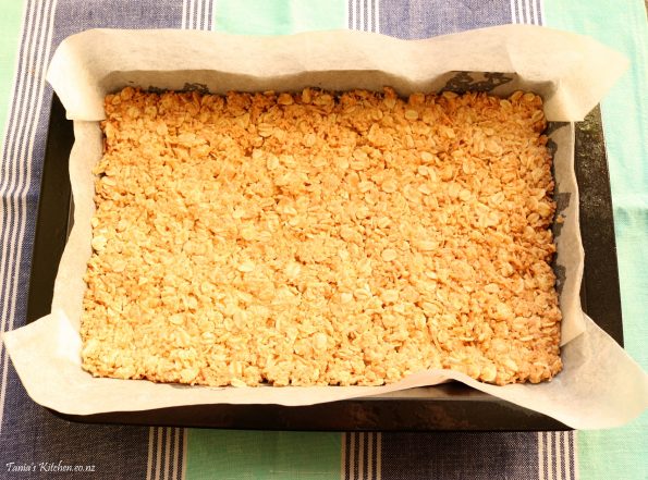 oaty caramel slice