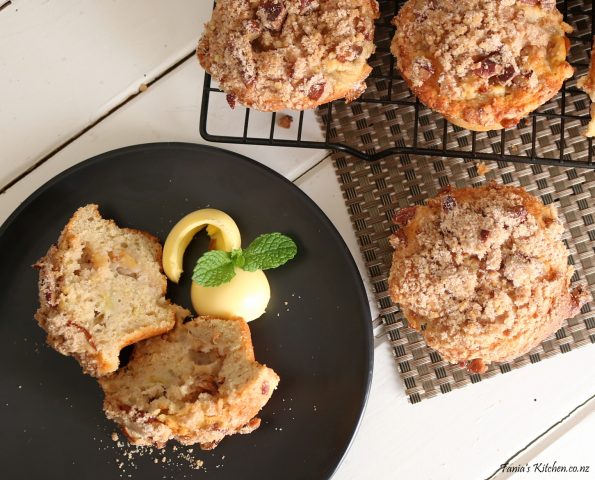 feijoa & banana muffins